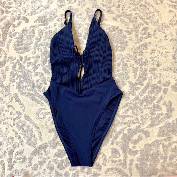 ROBIN PICCONE Sexy One Piece Swimsuit - Picture 3 of 5